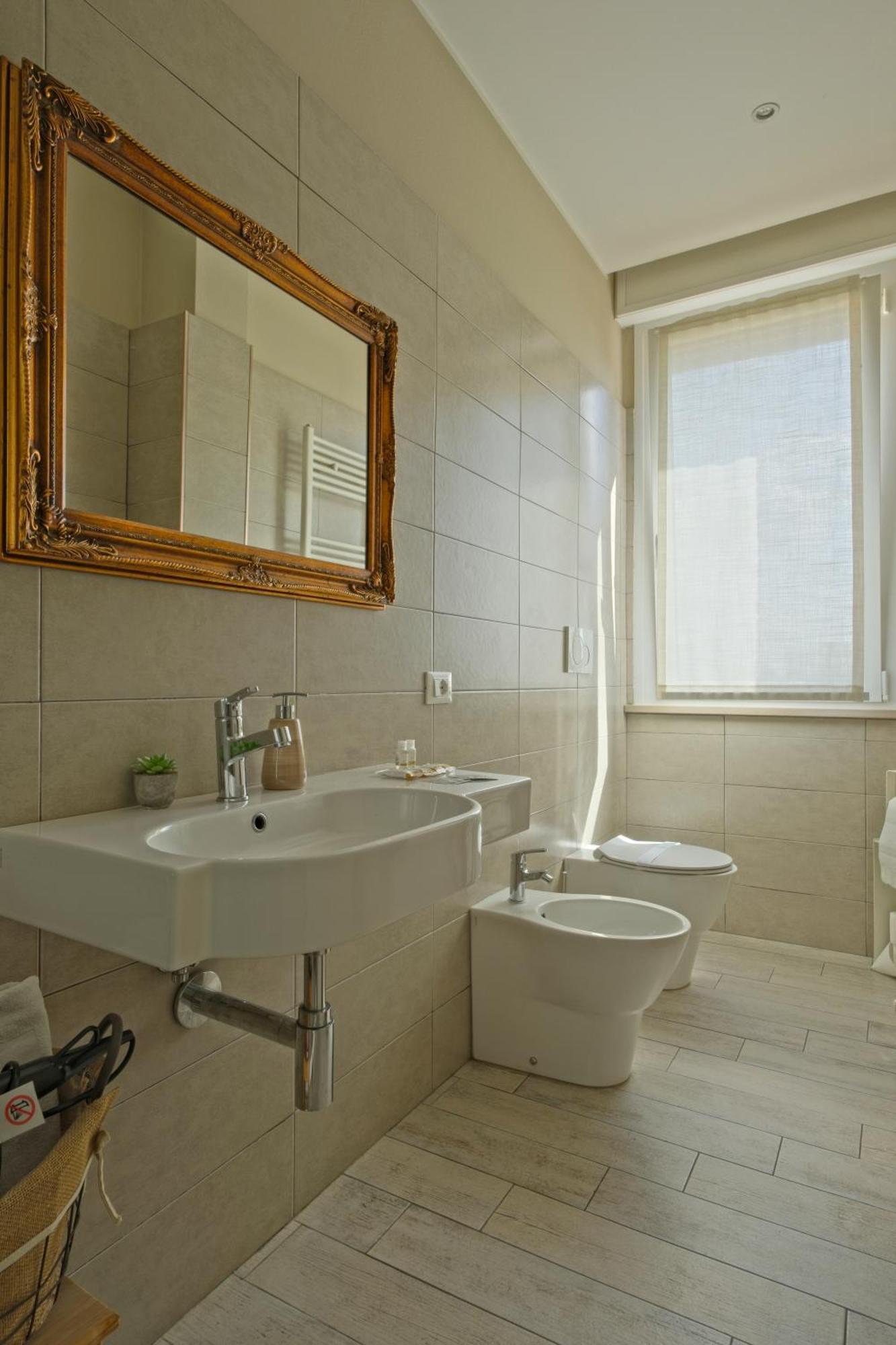 Alla Scaletta - Stanze Con Bagno Privato E Wifi A Pochi Passi Dal Duomo Mirandola Exteriér fotografie